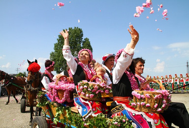 心花路放玫瑰节 匈牙利 罗马尼亚 保加利亚 塞尔维亚四国畅游（13日行程）
