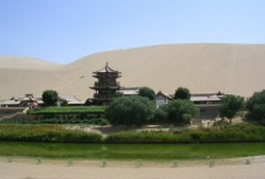 西宁乘动车张掖七彩丹霞山 大佛寺 嘉峪关 敦煌莫高窟（3日行程）