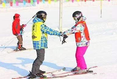 东北冬季哈尔滨双板滑雪旅游培训冬季户外滑雪训练（6日行程）