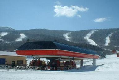 哈尔滨亚布力滑雪场娱乐门票 三锅盔缆车观光 滑道 旱地雪橇（1日行程）