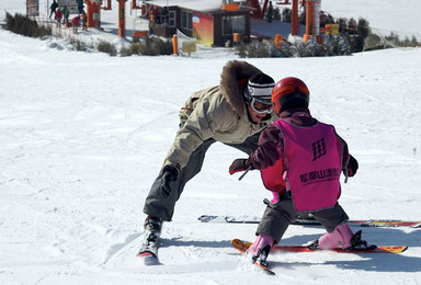 军都山假日全天滑雪票 军都山滑雪票 北京昌平军都滑雪场 团购劵（1日行程）