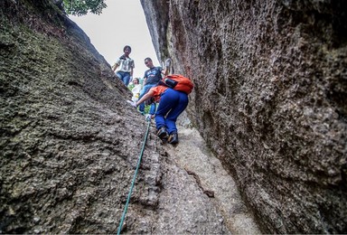 周末徒步穿越 大明山后山勇者穿越 赏秋日枫情无限好（3日行程）