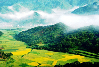 最美秋色 探访世纪冰川遗迹 寻找千年梯田美景 登顶覆卮山（1日行程）