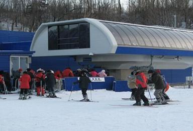 哈尔滨亚布力滑雪场门票 新体委滑雪票 2小时滑雪票含接送 保险（1日行程）