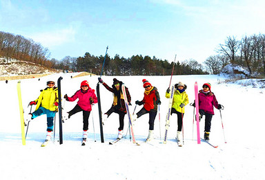 神农架国际滑雪场全天不限时 纯滑雪特价活动（2日行程）