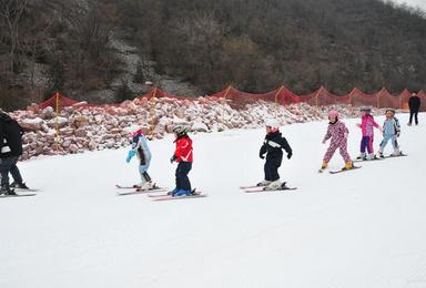 北京静之湖滑雪场夜场滑雪门票 静之湖夜场滑雪门票（1日行程）