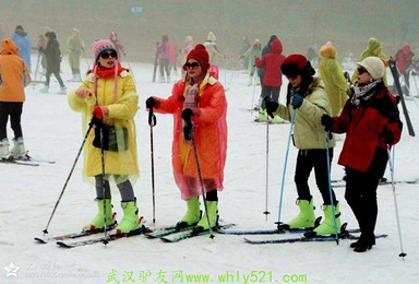 特价滑雪 亚洲最大室内福泉温泉 墨子古街 天龙池滑雪（2日行程）