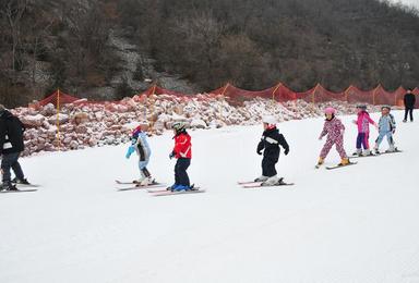 当天可订 北京静之湖滑雪场4小时滑雪门票 北京静之湖滑雪门票（1日行程）