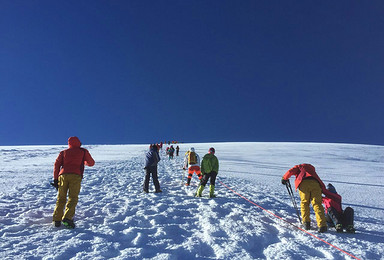 哈巴雪山初级技术型雪山攀登活动（4日行程）