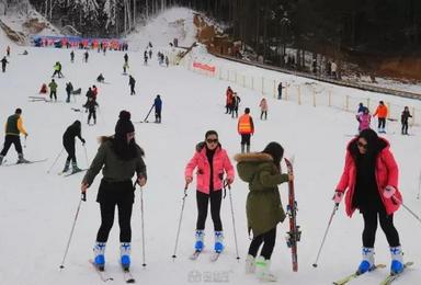 12月24-25日大别山滑雪、泡温泉冰火两重天两日游（2日行程）