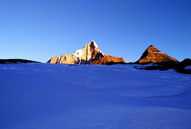 初级雪山攀登体验 四姑娘山大峰（3日行程）（121日行程）