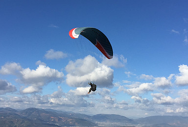 飞行旅游路线 彩云之南 石屏滑翔伞自由翱翔（8日行程）