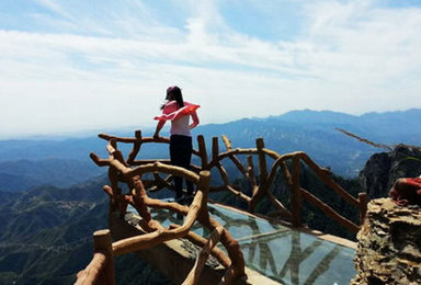 白石山 悬空玻璃栈道 初春赏花（1日行程）