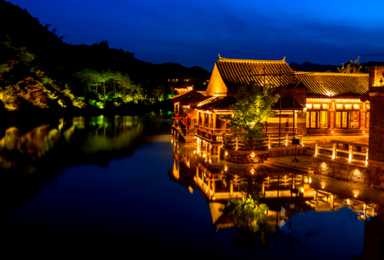 北国乌镇 赏古北水镇夜景 游云岫谷雾灵湖（2日行程）