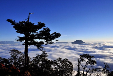 贡嘎最近观景台娘娘山 日出 云海 星空（3日行程）