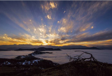 蜀山之王 贡嘎雪山 子梅垭口 巴王海 草科温泉（3日行程）