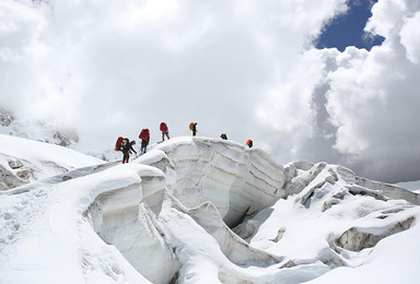 雀儿山6168米技术型登山探险活动计划（8日行程）