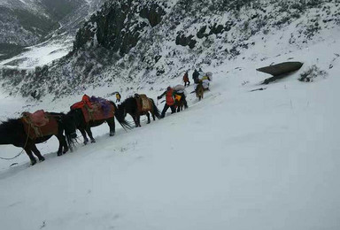 2017四姑娘山大峰初级入门级雪山大峰攀登活动 四日行程（4日行程）