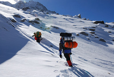 半脊峰 5430m行走在云端 初级技术雪山攀登体验（6日行程）