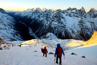 雪山初体验 四姑娘三峰攀登（4日行程）