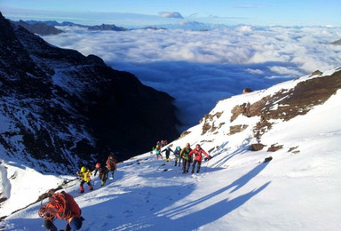 四姑娘山 三峰攀登 尝试第一次雪山技术攀登（4日行程）