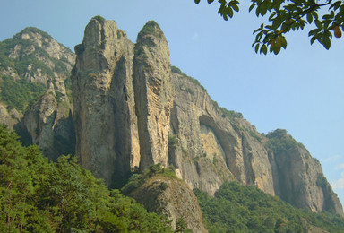 刀尖上的舞者 穿越雁荡卧龙山 体验刺激飞拉达（3日行程）