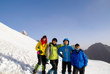 初级雪山攀登 四姑娘山二峰 天天发团（4日行程）