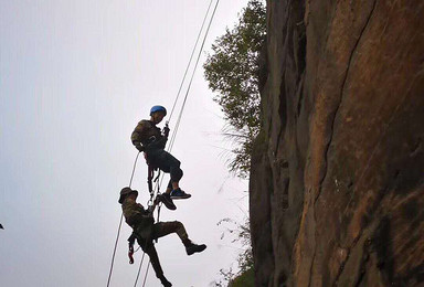 探险进阶之旅 攀岩绳降专项学习体验（1日行程）