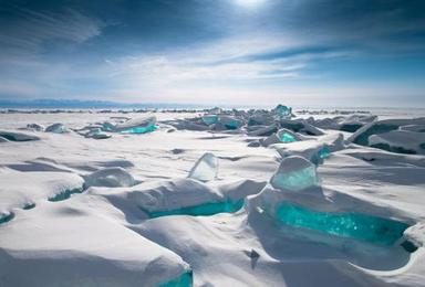 俄罗斯贝加尔湖冰原徒步 赏奇幻蓝冰（8日行程）