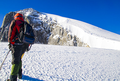 初级雪山 哈巴雪山5396米攀登（4日行程）