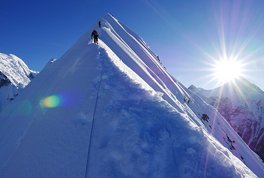6000米技术性雪山 尼泊尔岛峰Island Peak攀登（13日行程）