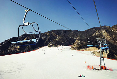 1月27震撼skiing北京滑雪最爽的雪场 最长的高级雪道（1日行程）