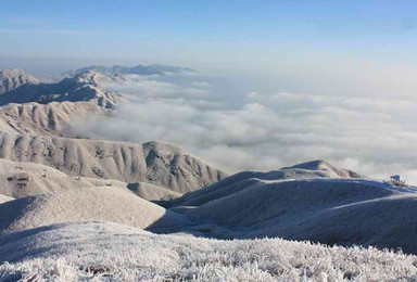 春节大巴出发白色武功山爬山寻雪 天上草原 徒步穿越 观云海（4日行程）