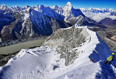 尼泊尔 珠穆朗玛峰南坡大本营EBC徒步  岛峰攀登（17日行程）