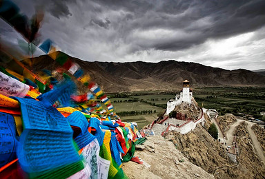 西藏林芝 朗县 泽当 喀则 珠峰 纳木错大环线摄影团（10日行程）