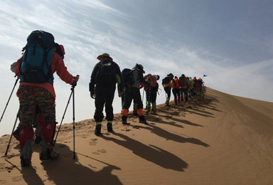 五一线路 深入腾格里 沙漠腹地露营观星 五湖穿越 轻装徒步（4日行程）