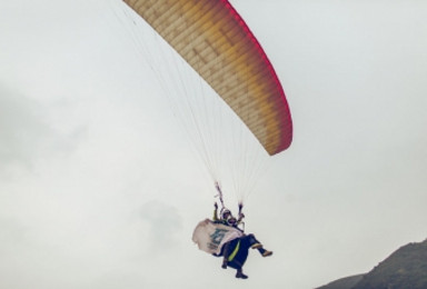 滑翔体验 放飞心情 翱翔蓝天 伏龙山滑翔伞飞起来（2日行程）