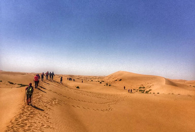 腾格里沙漠轻装徒步 越野车冲沙 高端沙漠行（5日行程）
