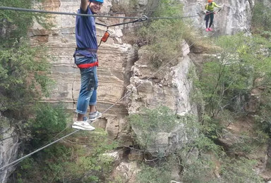 绝壁上的舞者乐佛山飞拉达（1日行程）