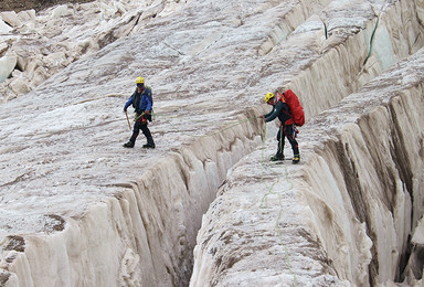 阿尼玛卿攀登 技术型山峰挑战（8日行程）