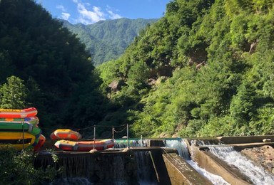 盛夏漂流季 龙王山峡谷漂流 赏原生态美景 感受速度与激情（1日行程）