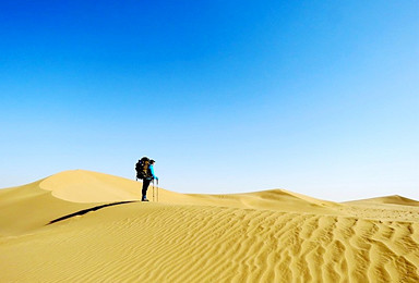 腾格里沙漠五湖穿越 感受游走大漠的极限体验（4日行程）
