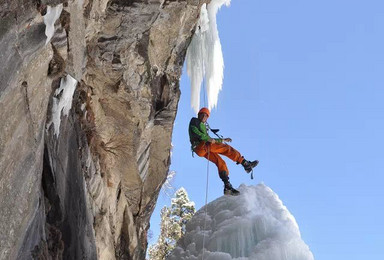 雪山之吻高山团队18年 19年 冬季攀冰培训班 登山必修科目（5日行程）
