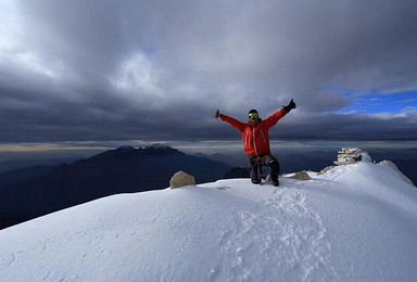穷奇哈巴雪山一比一精品攀登(4日行程) 穷奇哈巴雪山一比一精品攀登(4日行程)