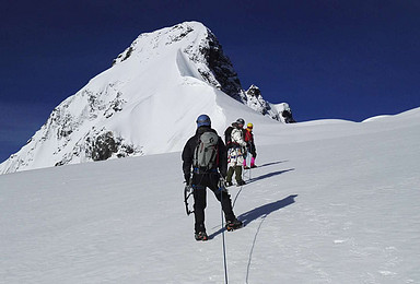 日果冷觉(龙脊、5523米)峰-2020年远铭登山计划(6日行程)