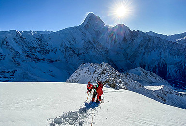 雪山之巅 贡嘎山那玛峰技术攀登 5588米(1比2协作)(7日行程)