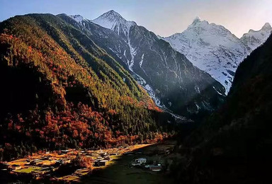 朝圣梅里雪山徒步雨崩村内转(7日行程) 朝圣梅里雪山徒步雨崩村内转(7日行程)
