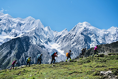 探秘梅里北坡,轻吻卡瓦格博,走进神山去遇见不一样的自我(8日行程) 探秘梅里北坡,轻吻卡瓦格博,走进神山去遇见不一样的自我(8日行程)
