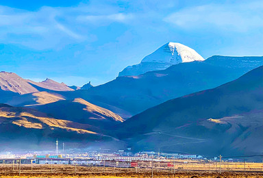 西藏阿里南线 羊湖 珠峰 古格王朝 冈仁波齐（7日行程）