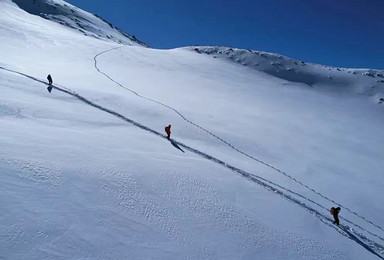 西王母的水晶宫岗什卡三峰 赠欢迎宴 营地餐 装备提供 奖牌（3日行程）